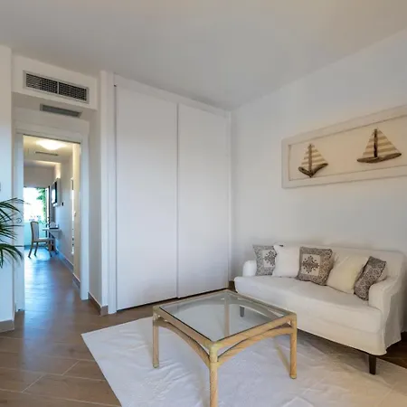Hotel Palau Отель 4*