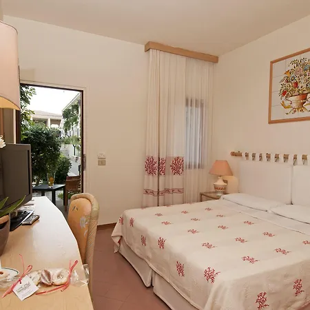 パラウ ホテル 4*