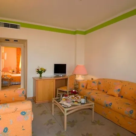 Hotel Palau Palau