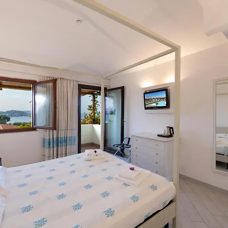 Hotel Palau 4* Палау