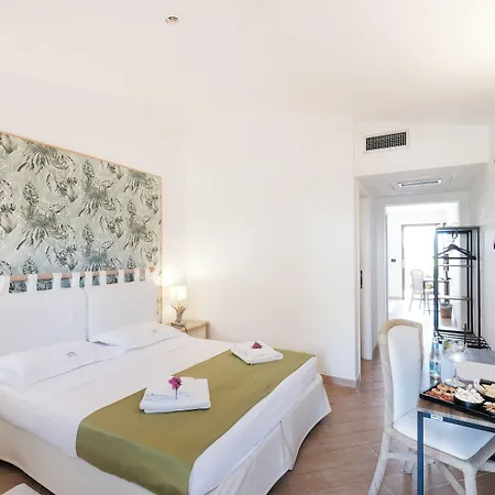 Hotel Palau Отель Палау