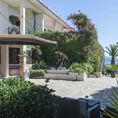 Hotel Palau Отель